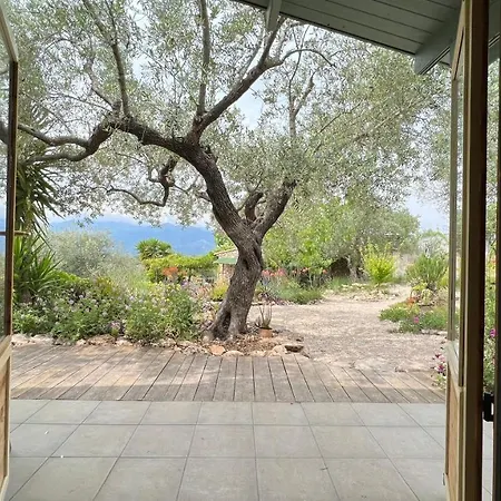 Florecer Chalet Tivenys